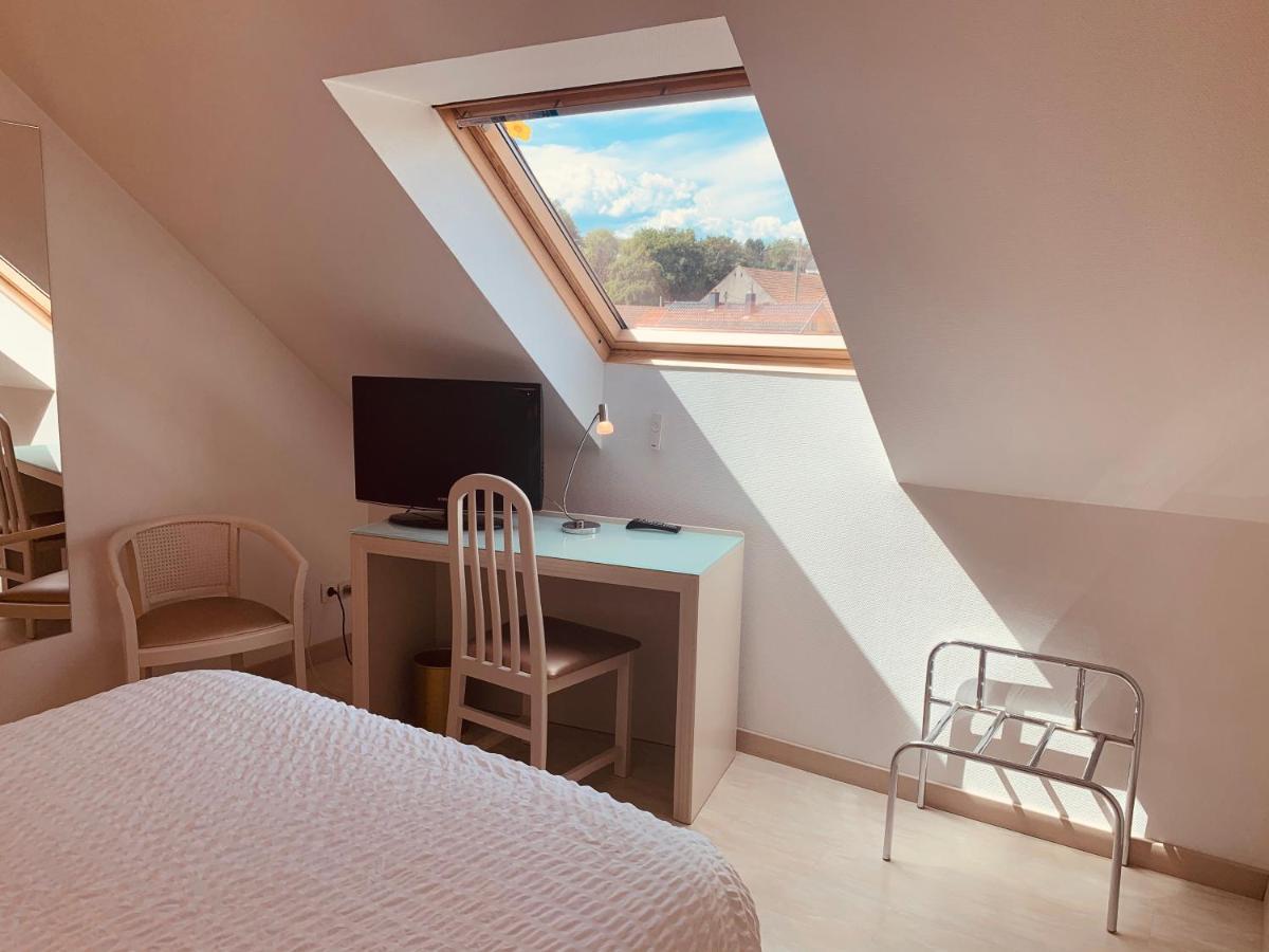 Logis Hotel Restaurant Au Lion Rouge Bartenheim Kültér fotó